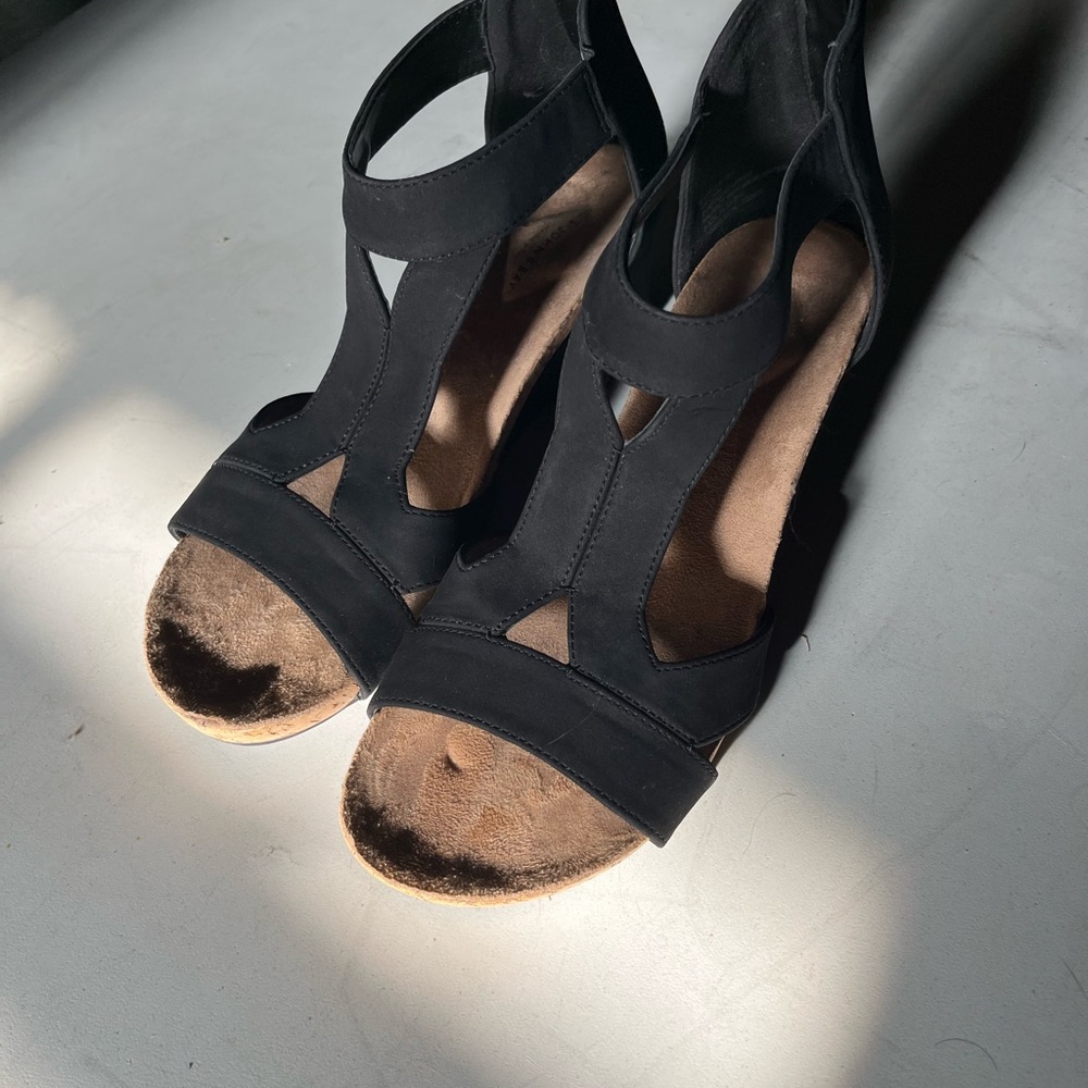 St. John's Bay Black Sandals Comfortable Strappy Design